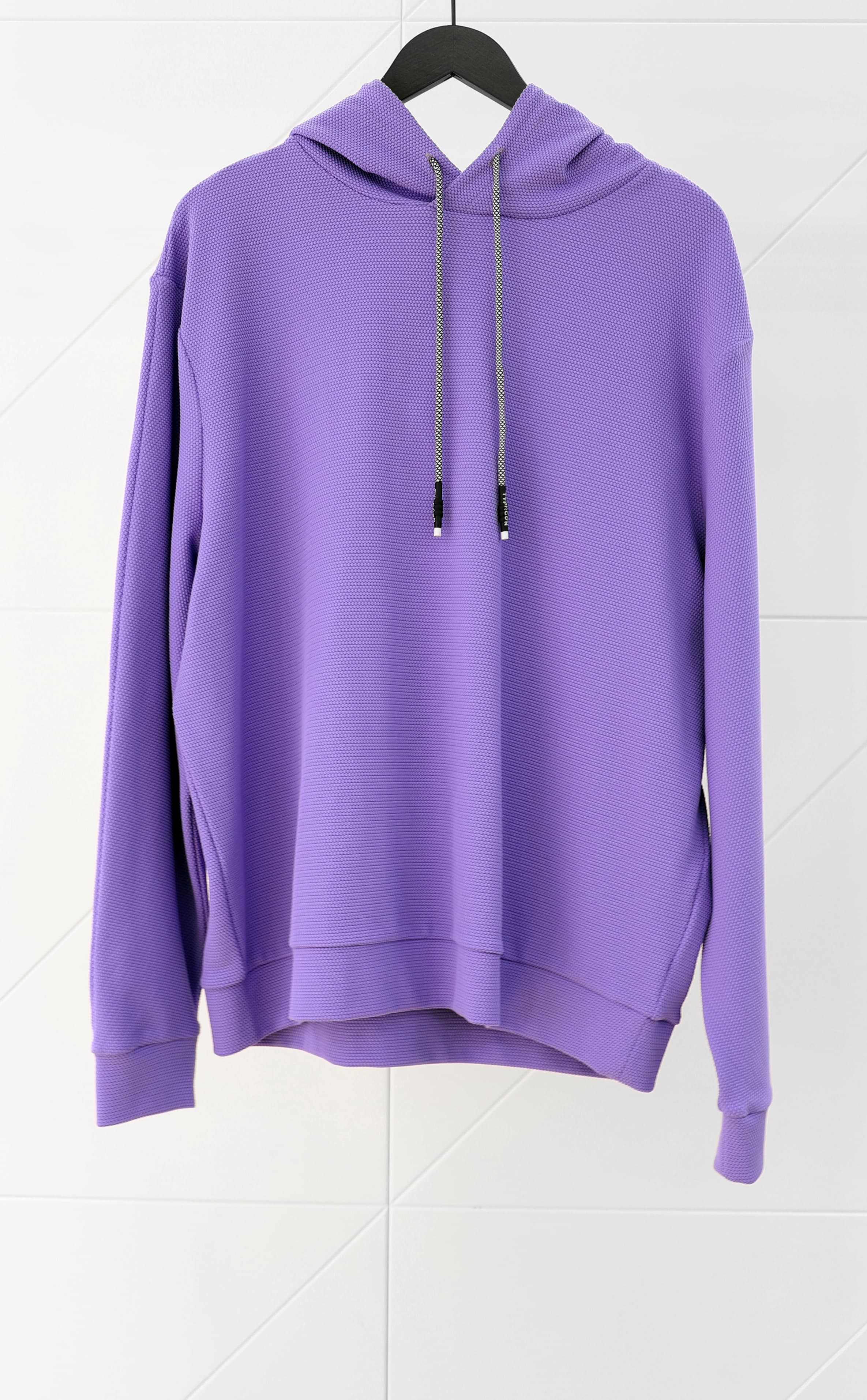 TEXTURED HOODED SWEATSHIRT