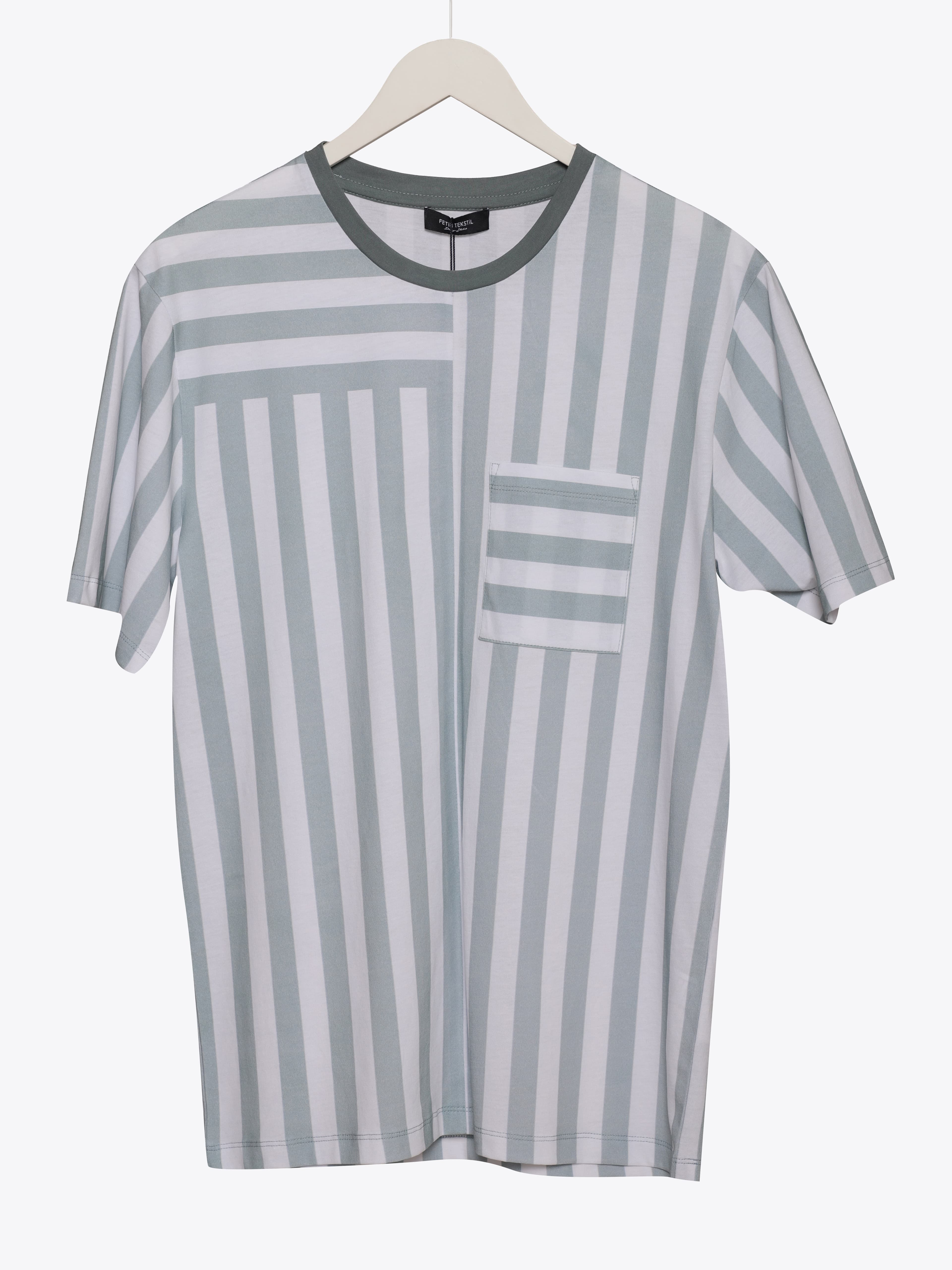 STRIPED T-SHIRT