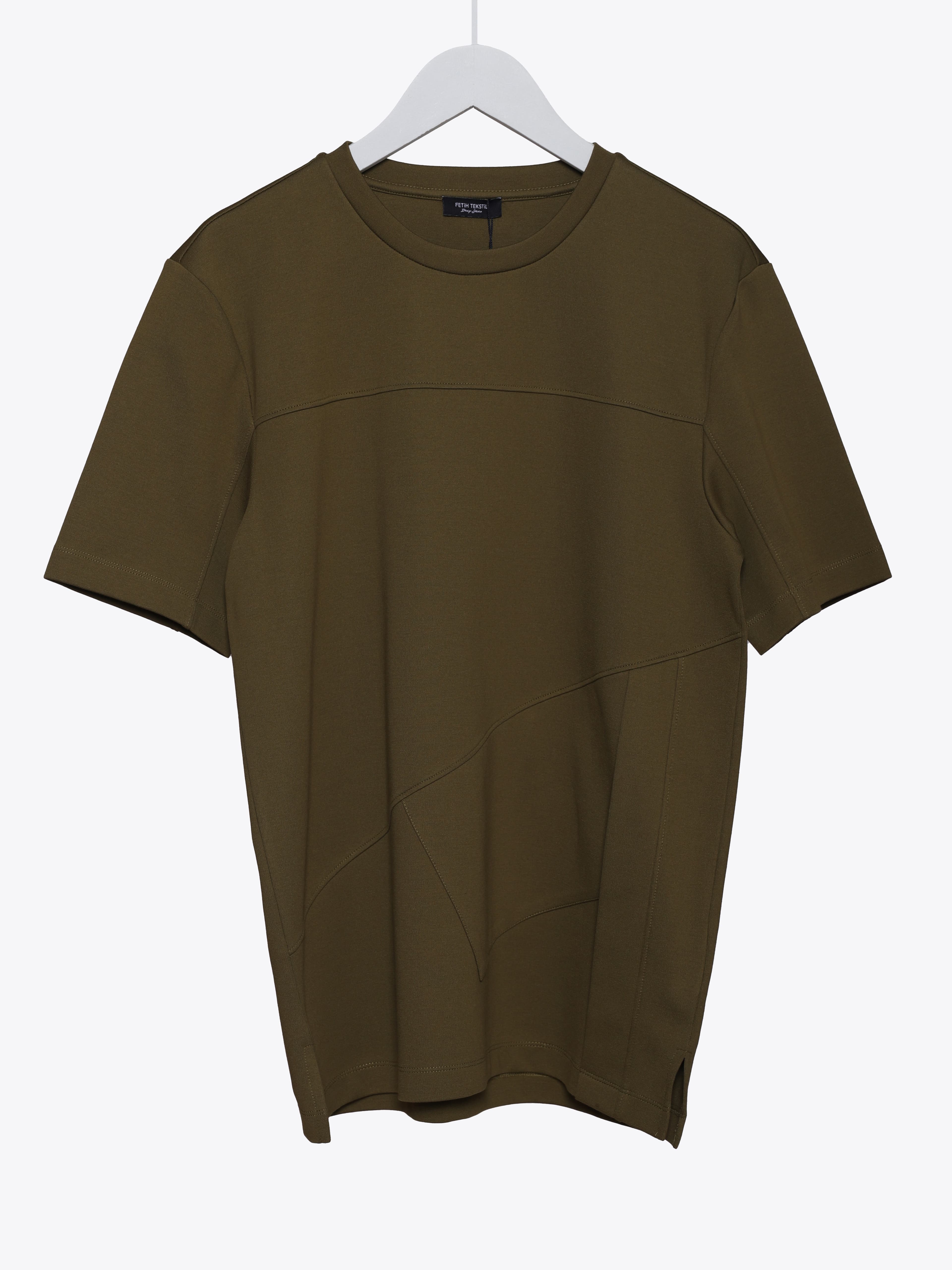POCKET DETAIL BLOCKED T-SHIRT