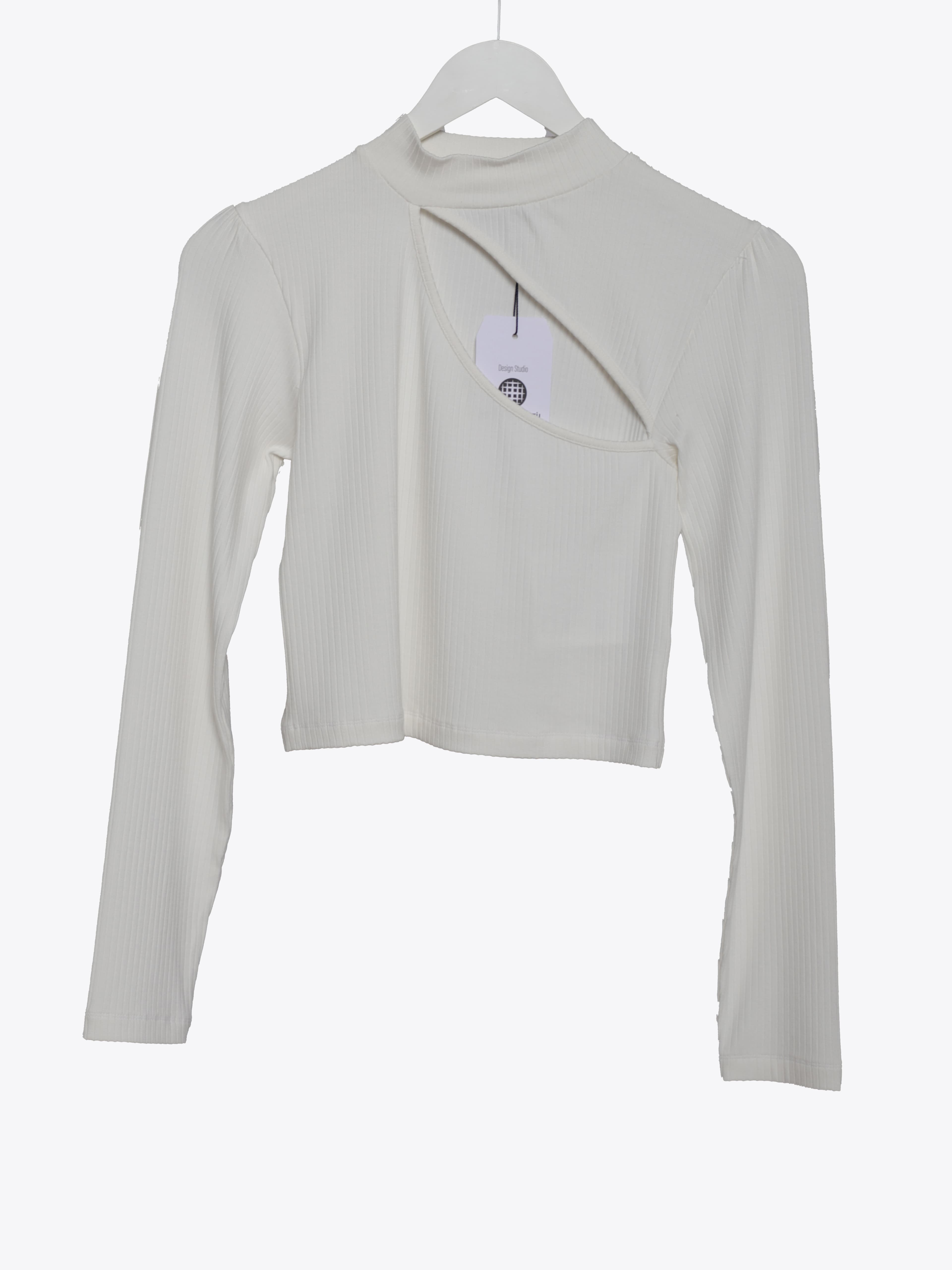 CUT OUT TOP