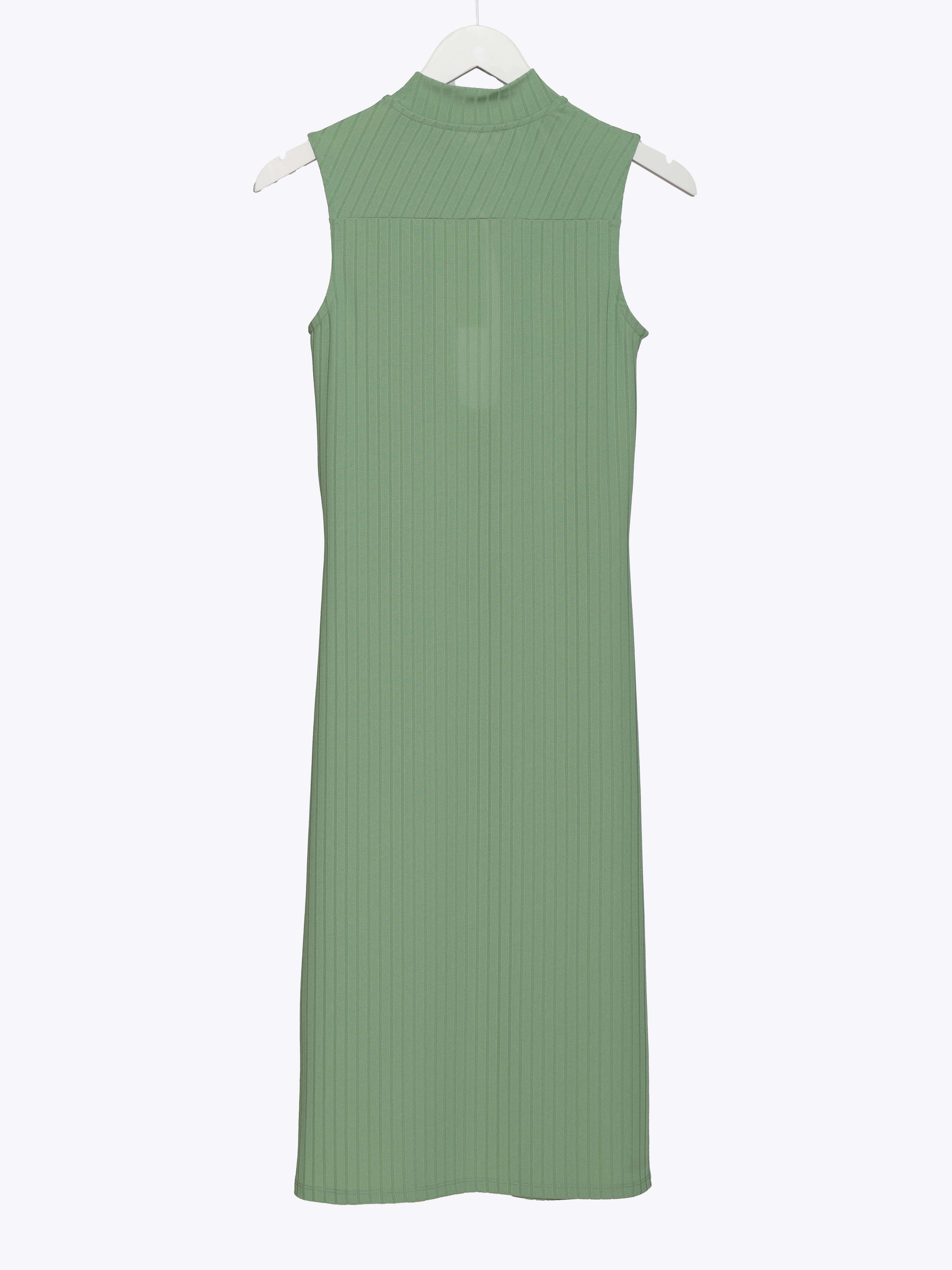 SLEEVLESS DRESS 2