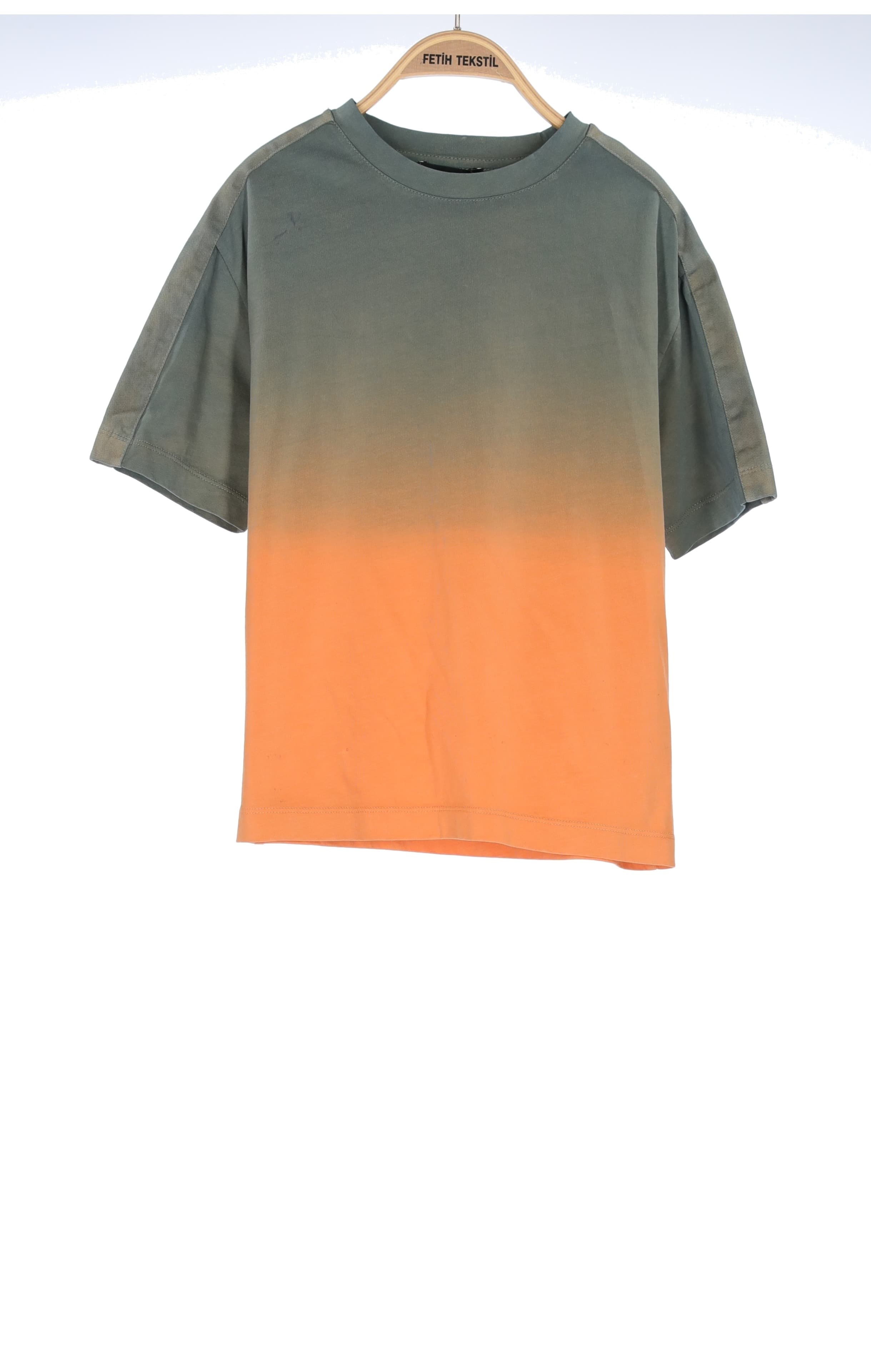 WOVEN DETAILS GARMENT DYE T-SHIRT
