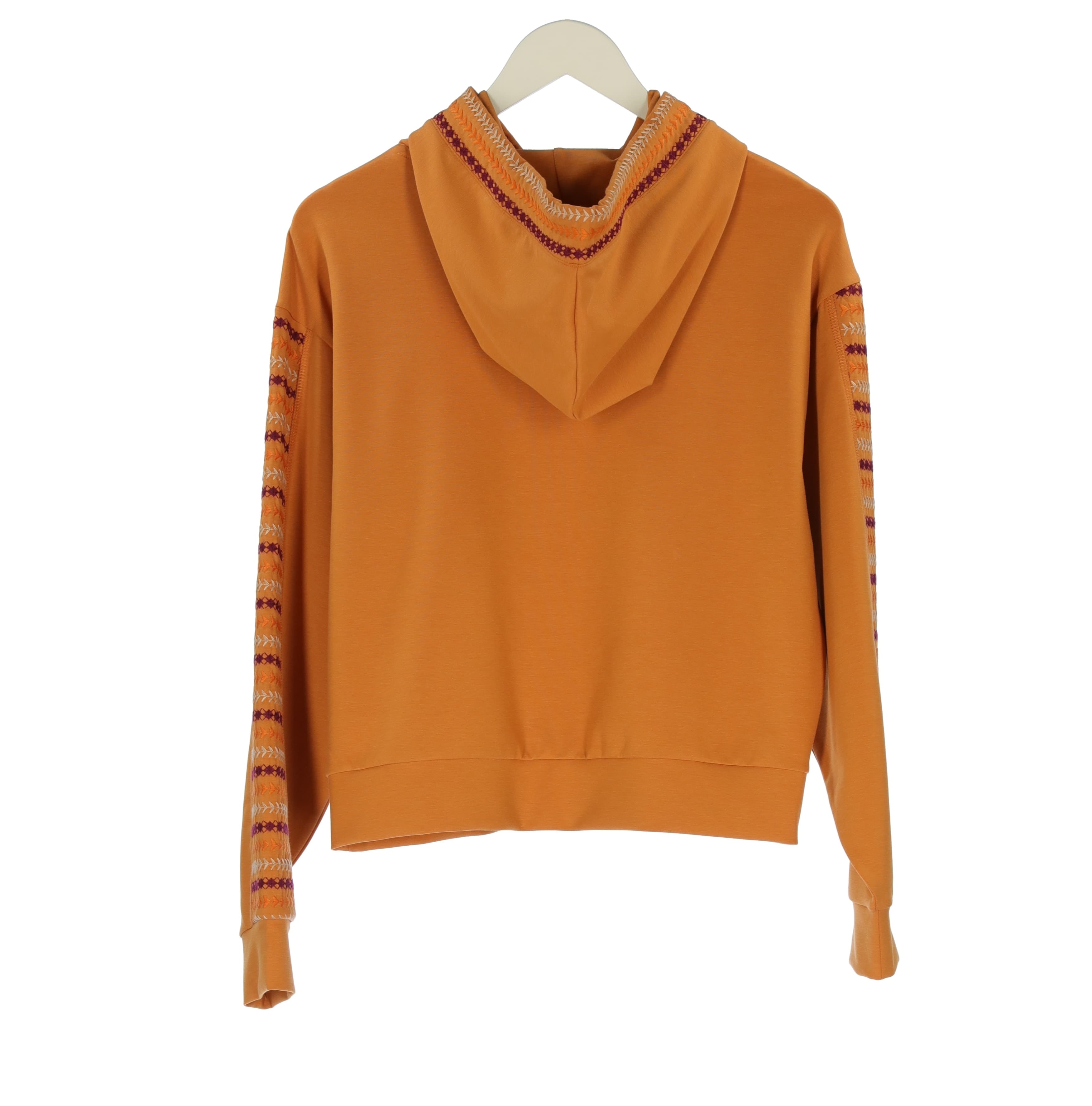 EMBROIDERY SWEATSHIRT 2