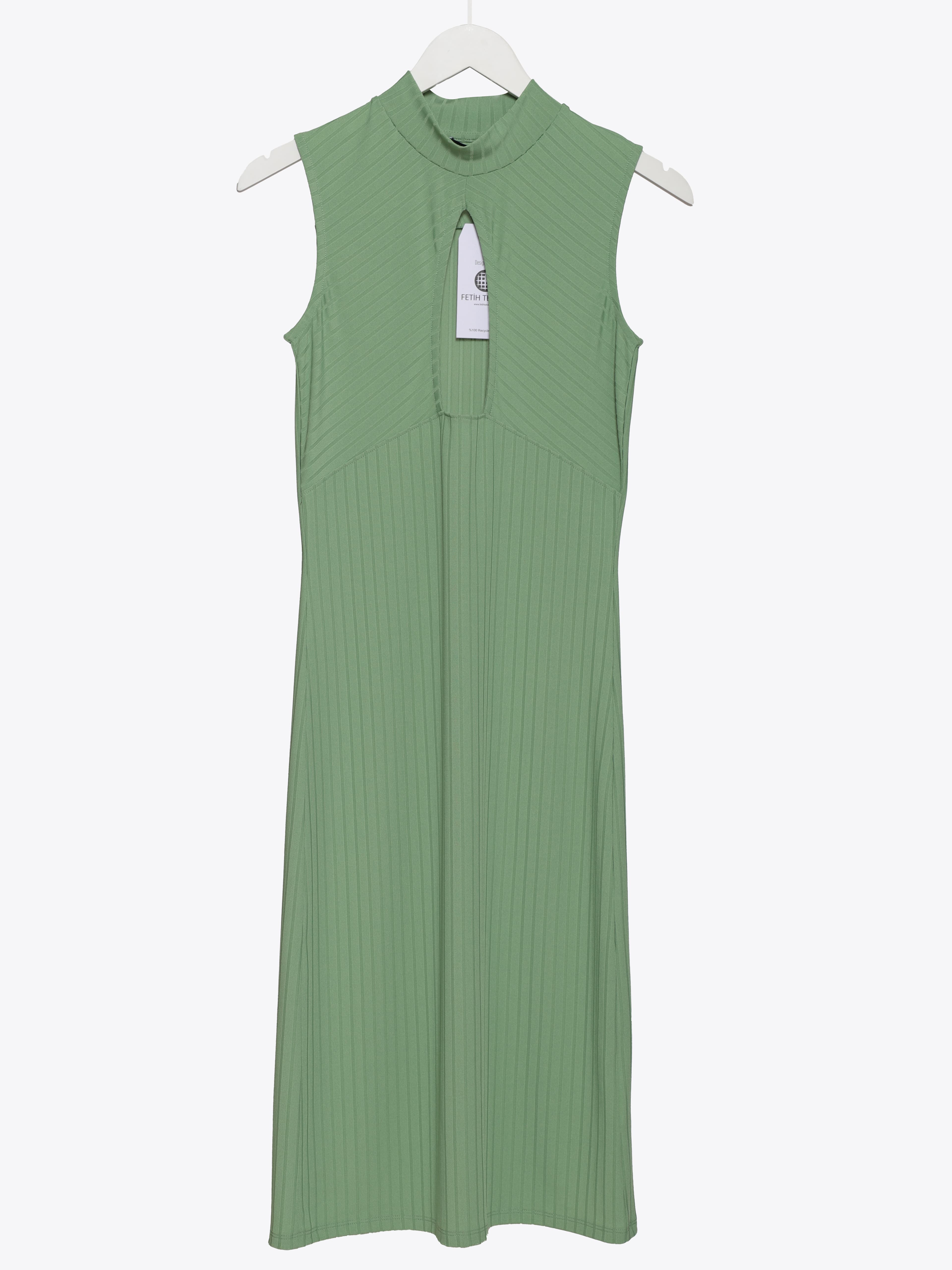 SLEEVLESS DRESS