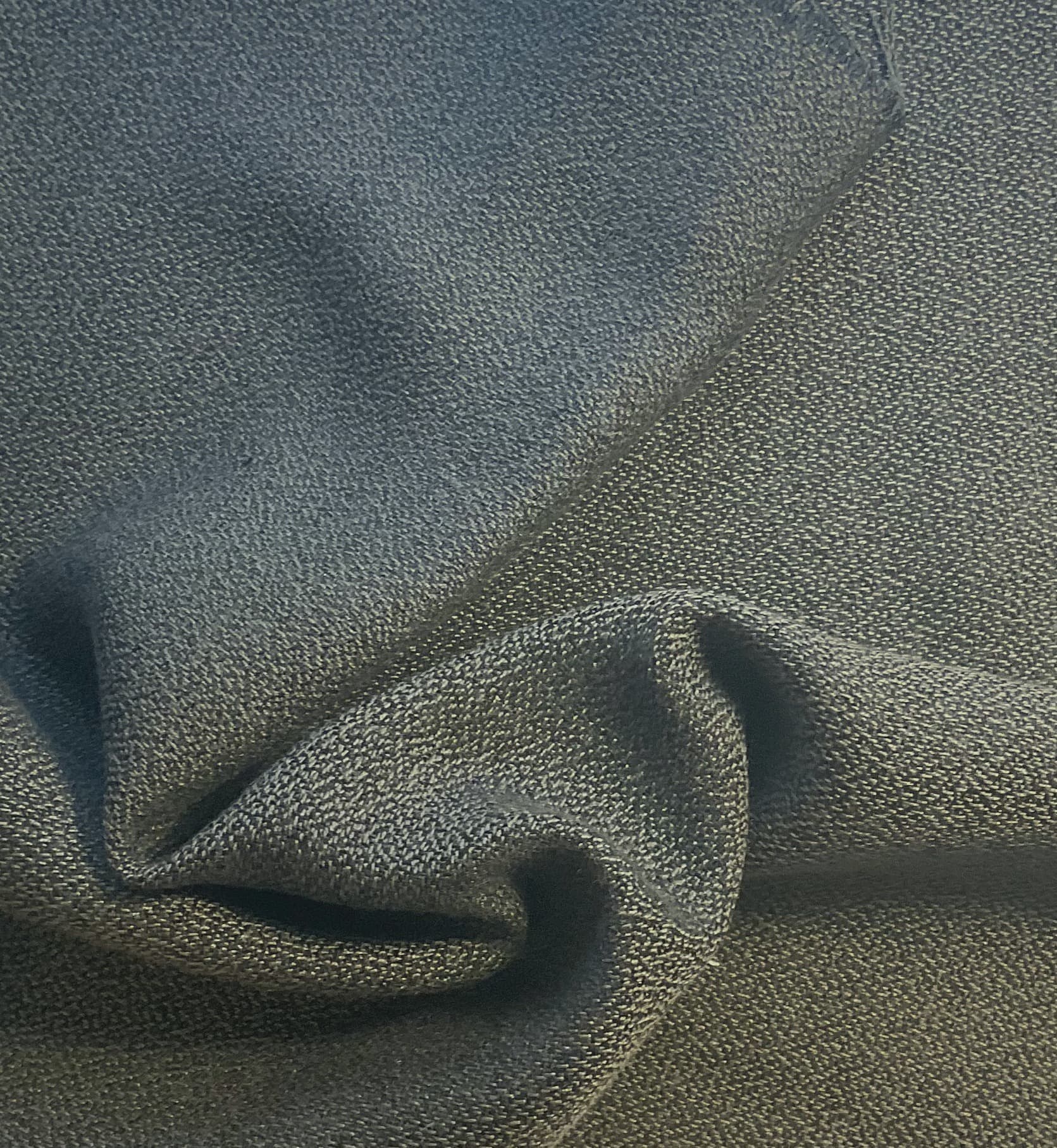 LILY · V1 Almond green