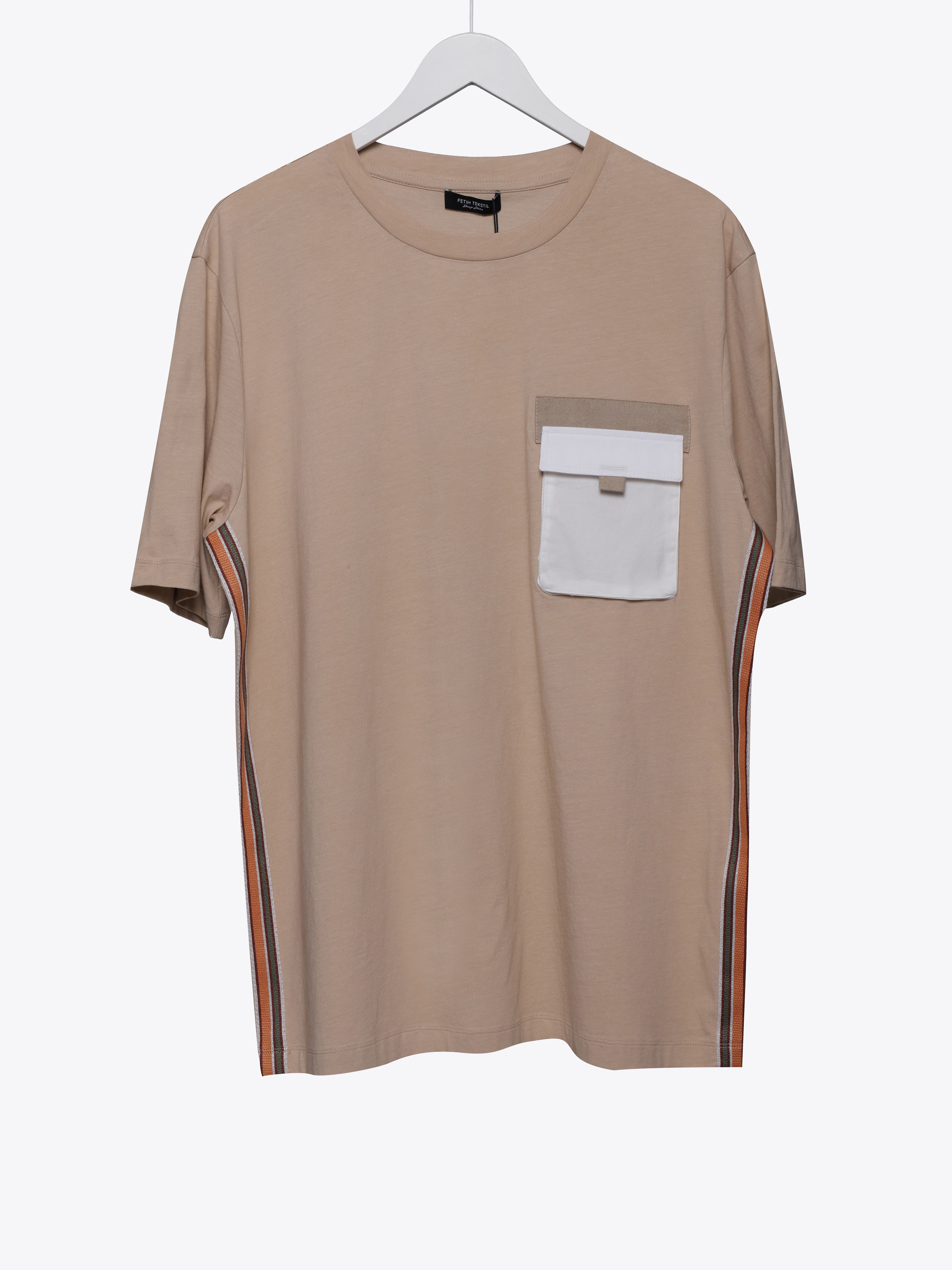 POCKET DETAILED T-SHIRT