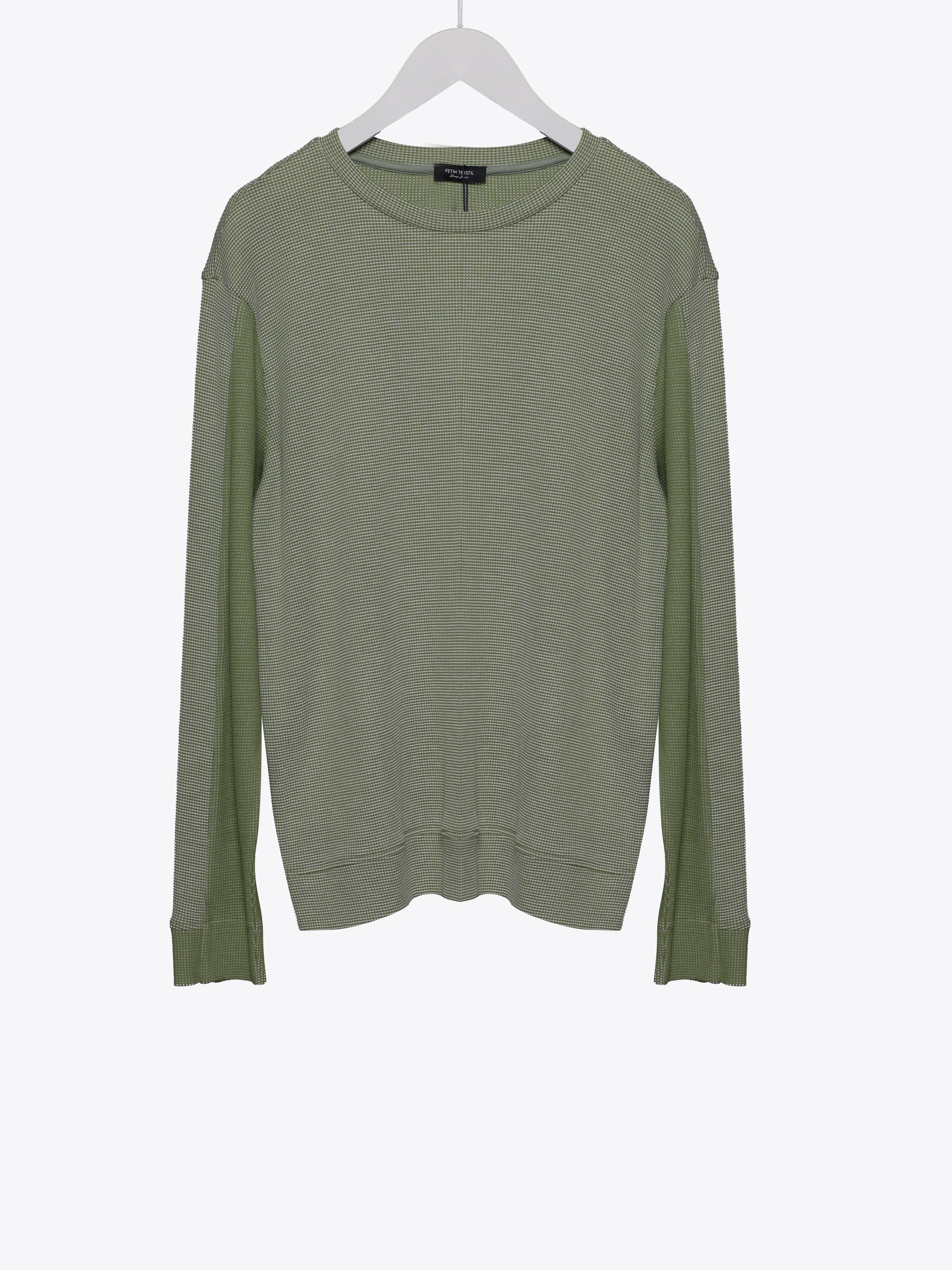 TEXTURED LONG SLEEVE T-SHIRT